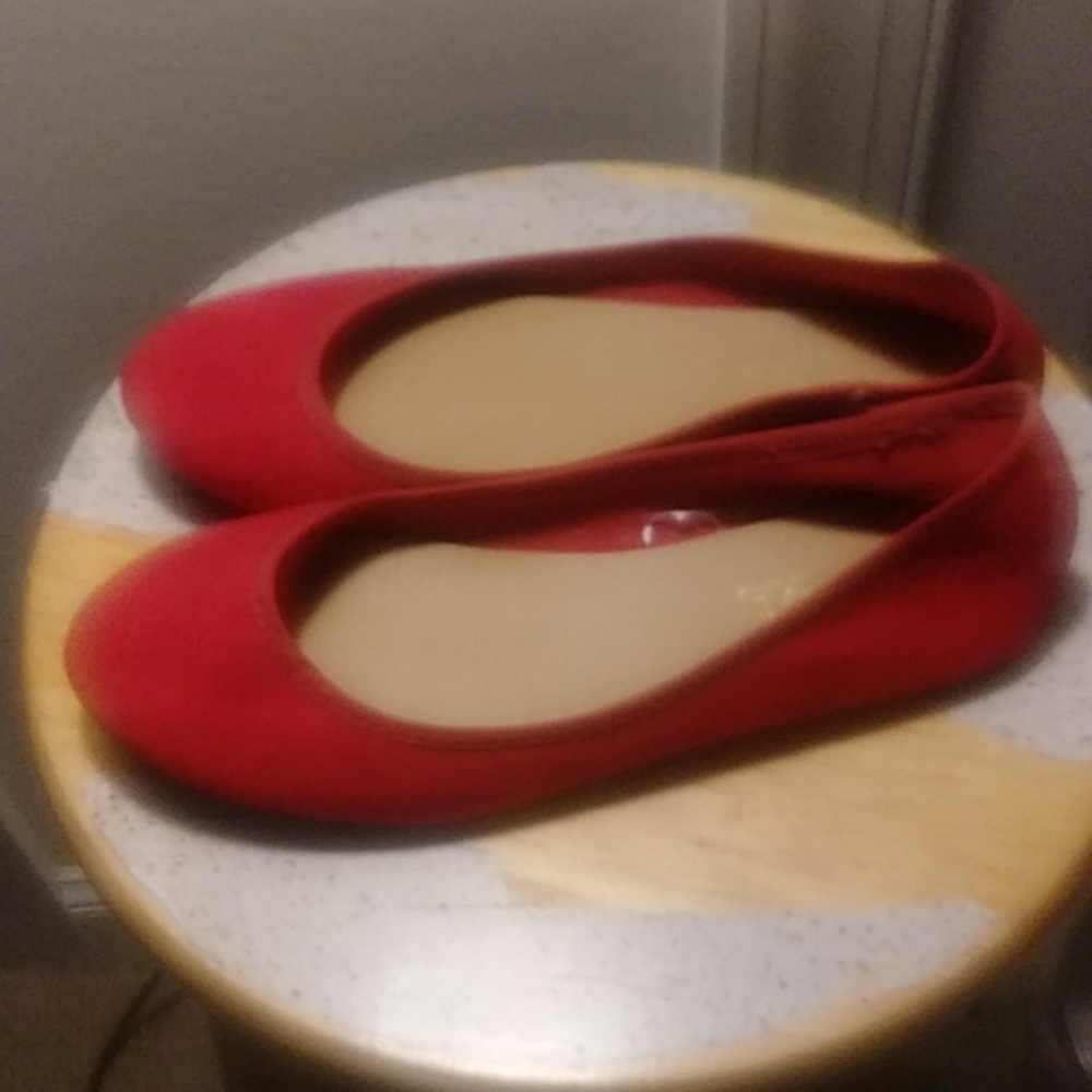 Red Flats - Picture 4 of 4